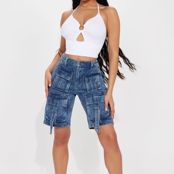 Fashion Nova Non Stretch Cargo Shorts - Medium Wash (7). NWOT - Picture 1 of 6